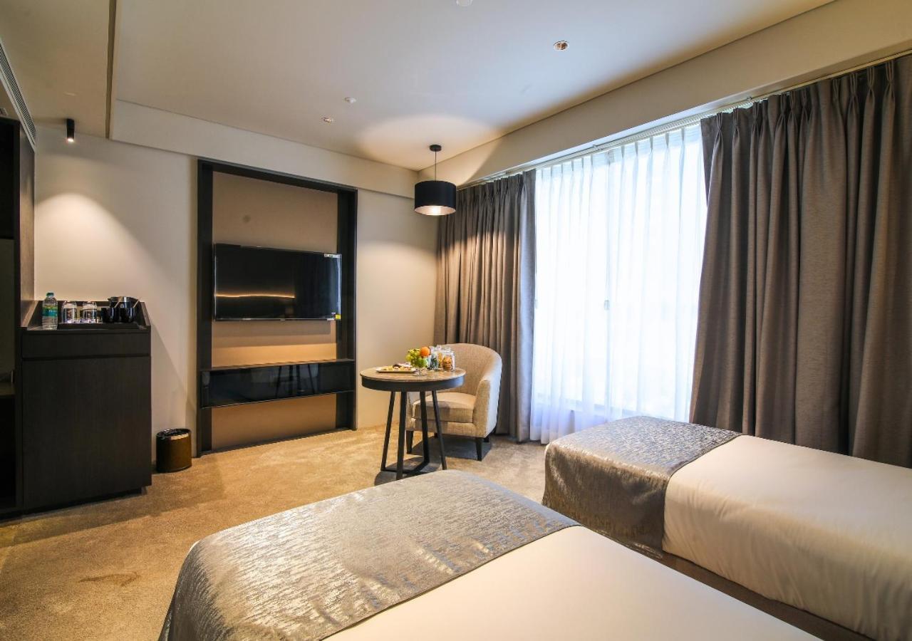 Essentia Premier Hotel Pune Wakad Pimpri-Chinchwad 外观 照片