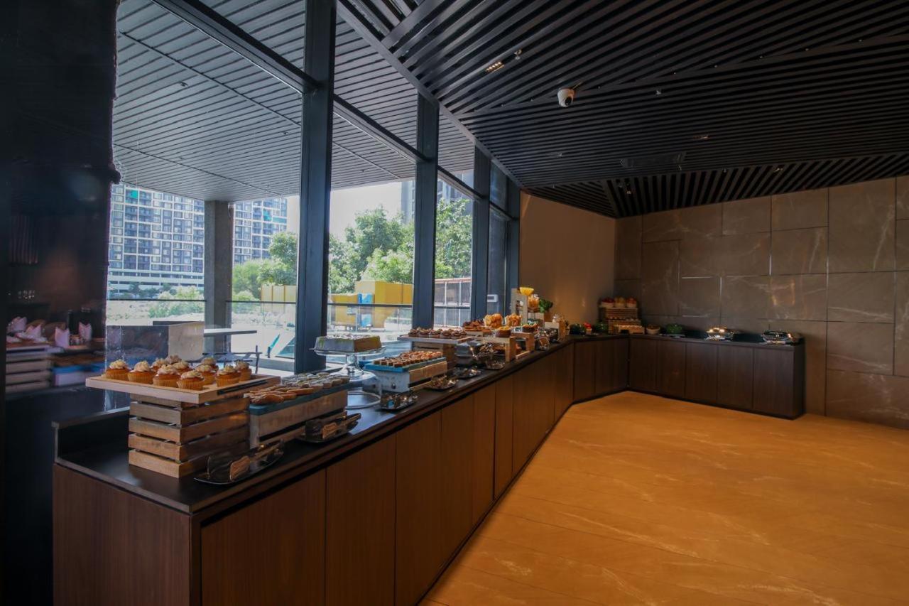 Essentia Premier Hotel Pune Wakad Pimpri-Chinchwad 外观 照片